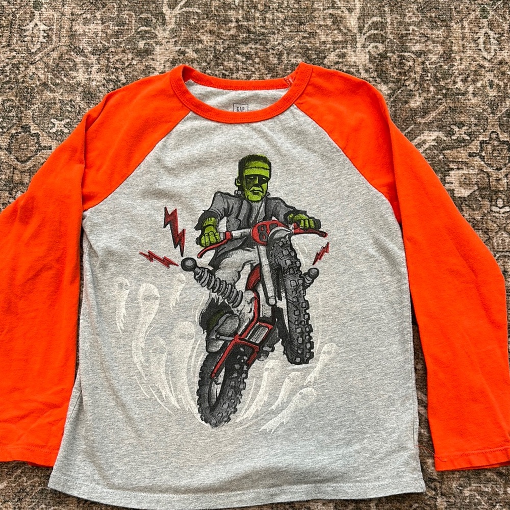GAP boys size 8 Frankenstein Graphic Long Sleeve Shirt - Orange & Gray